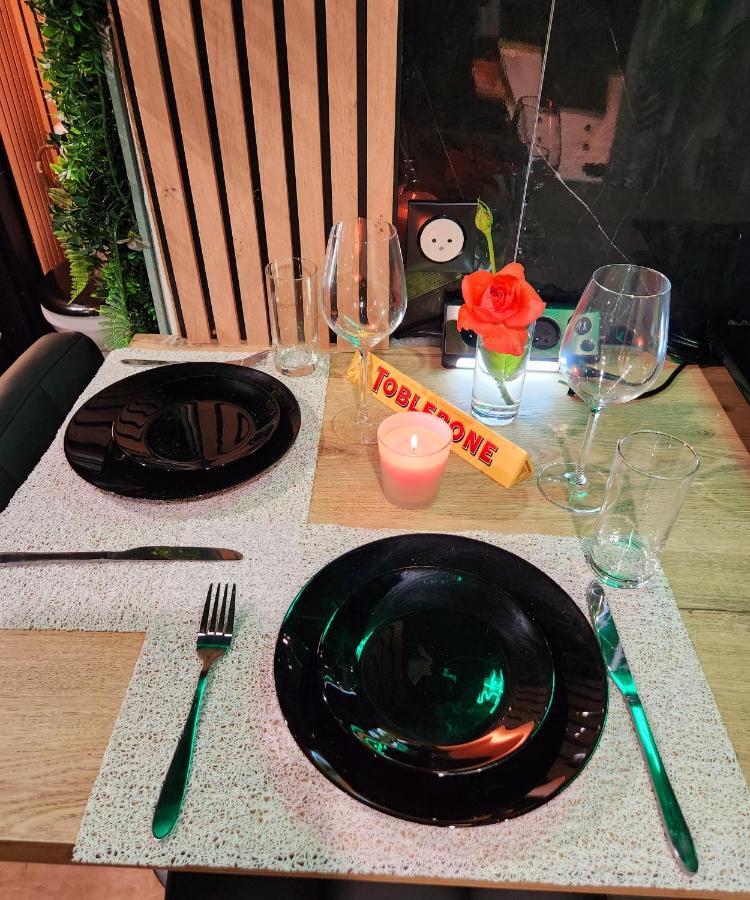 Jungle House Avec Jacuzzi A 10 Min De Disneyland -Taille Chambre- Conde-Sainte-Libiaire Exterior foto
