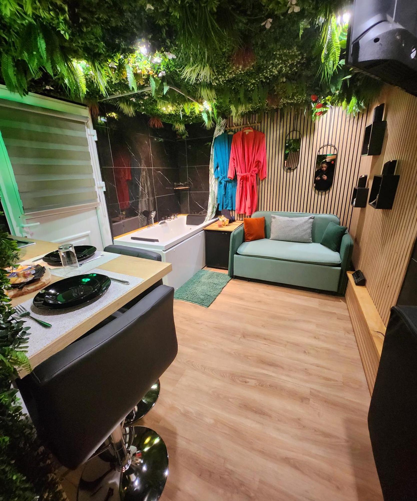 Jungle House Avec Jacuzzi A 10 Min De Disneyland -Taille Chambre- Conde-Sainte-Libiaire Exterior foto
